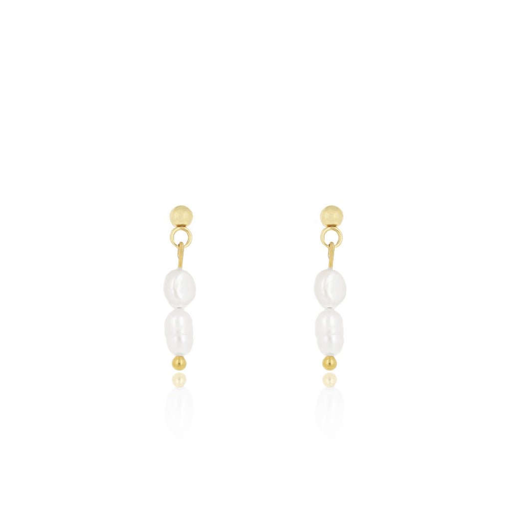 Gold earrings with pearl beads